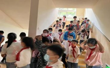 小班安全《防踩踏》教案5篇