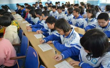 我的学校英语初2作文推荐5篇