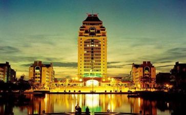 年终高校教师述职报告5篇