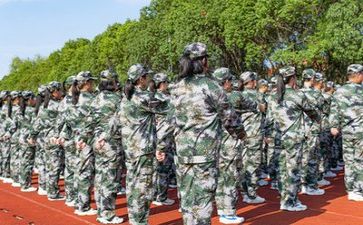 军训中演讲稿5篇